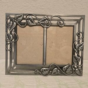 Vintage Connoisseur 3X5 Double Pewter Ivy Vines Frame.